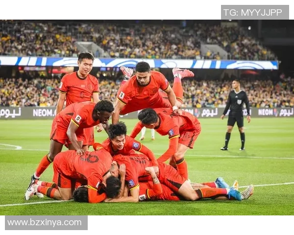 摩洛哥前锋制造禁区边缘任意球亲自主罚破门助球队锁定胜局